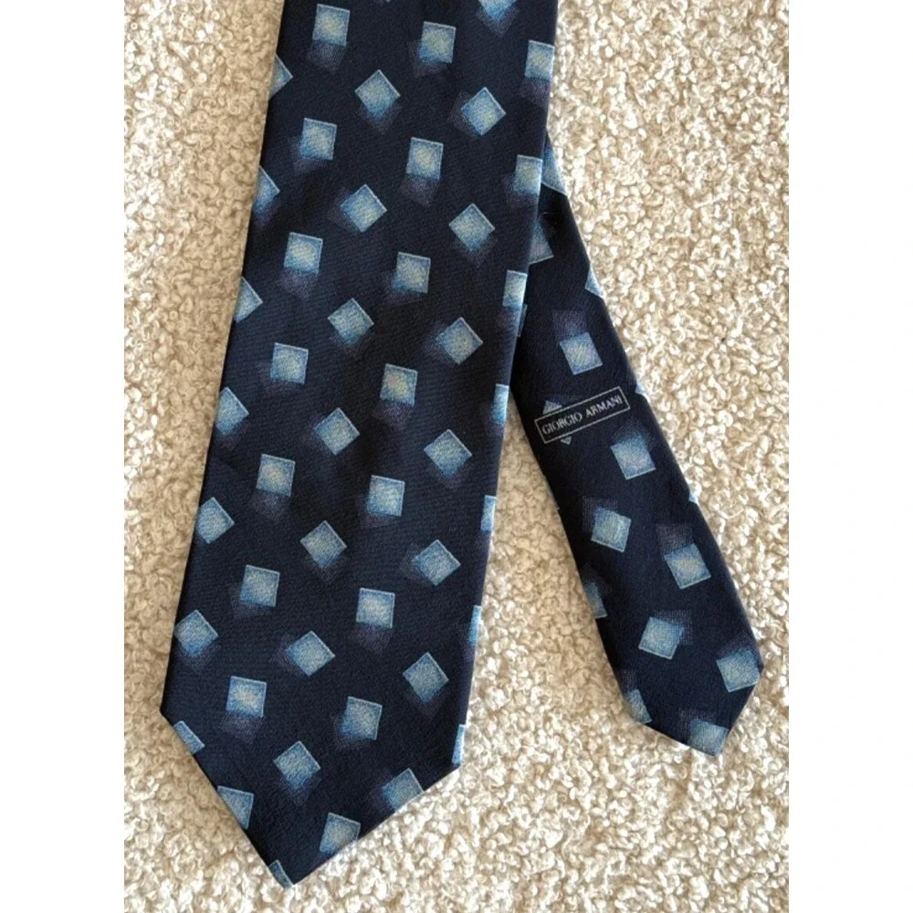 Armani Collezioni Blue Geometric Silk Mens Neck Tie W: 3 1/2'' x L: 55